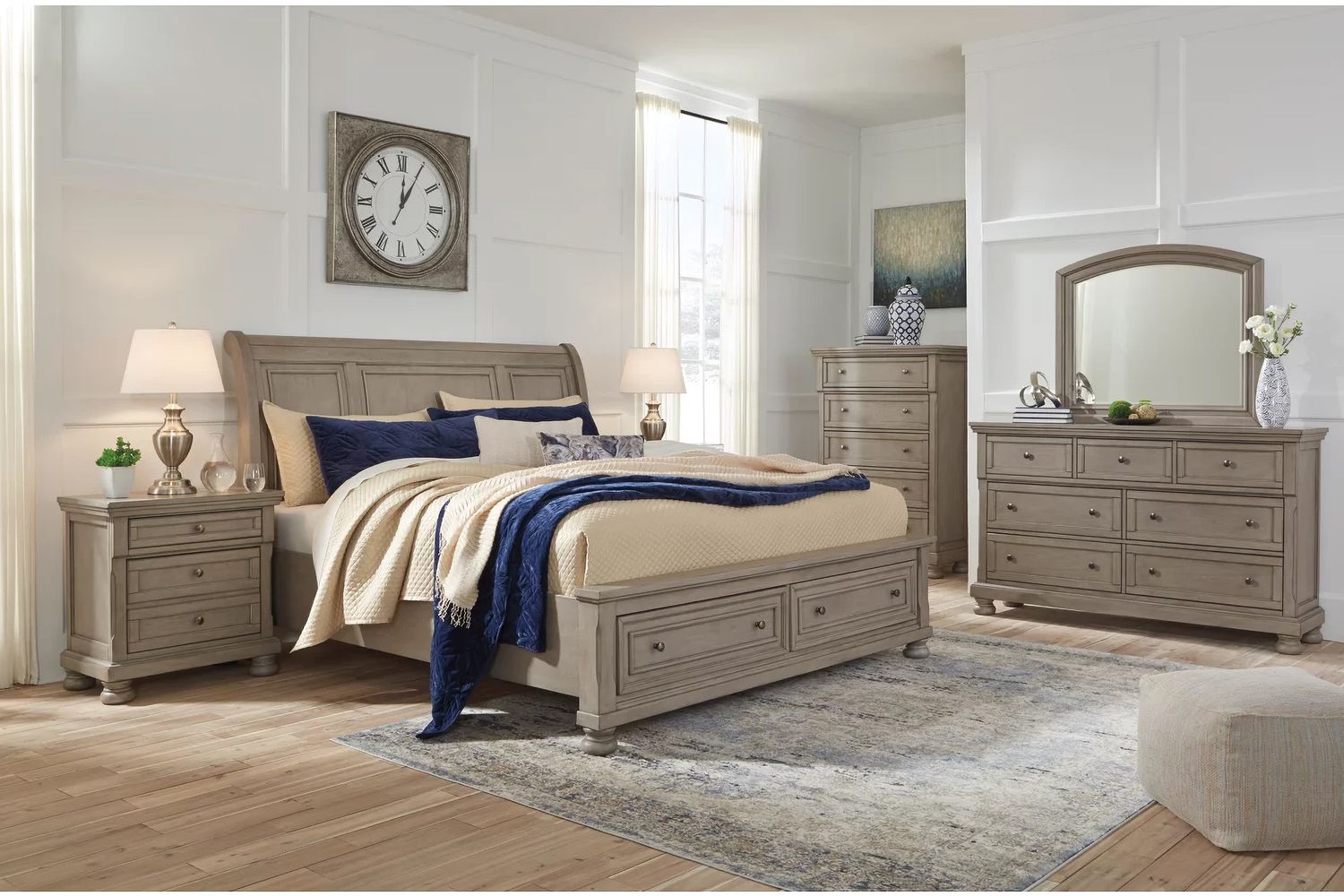Lettner Light Gray Queen Sleigh Bed B733B3