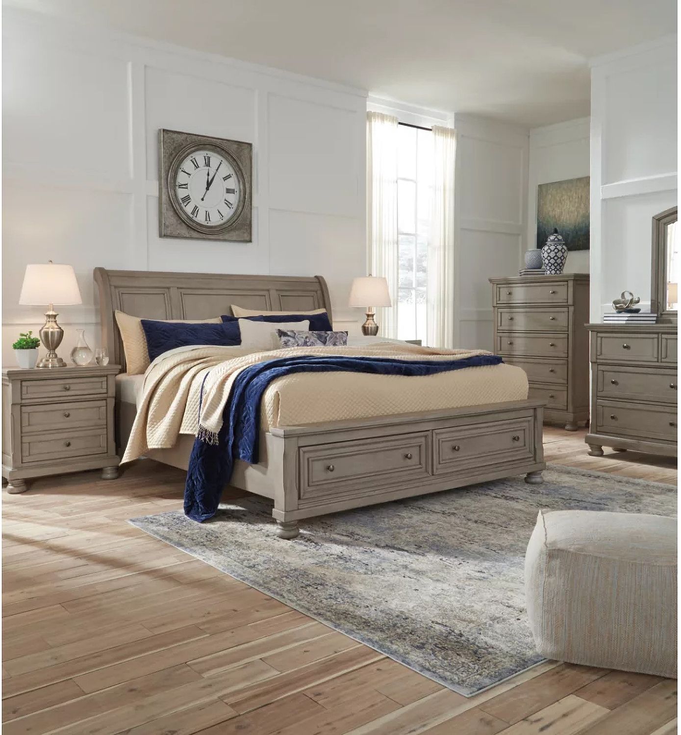 Lettner Light Gray Queen Sleigh Bed B733B3