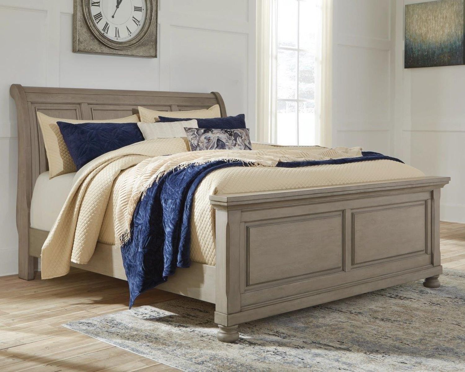 Lettner Queen Sleigh Bed In Light Gray B733B32