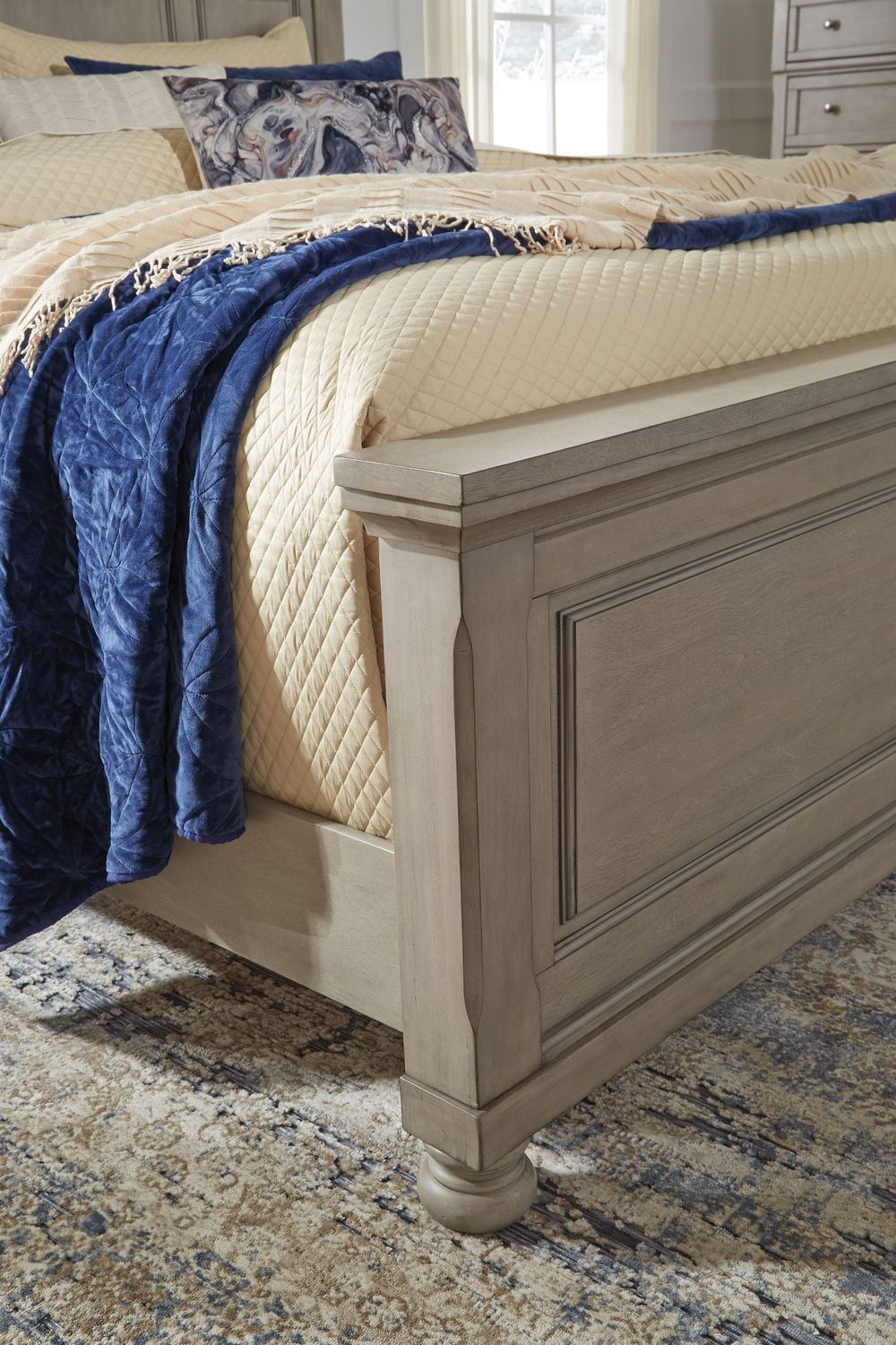 Lettner Light Gray King Panel Bed B733B6