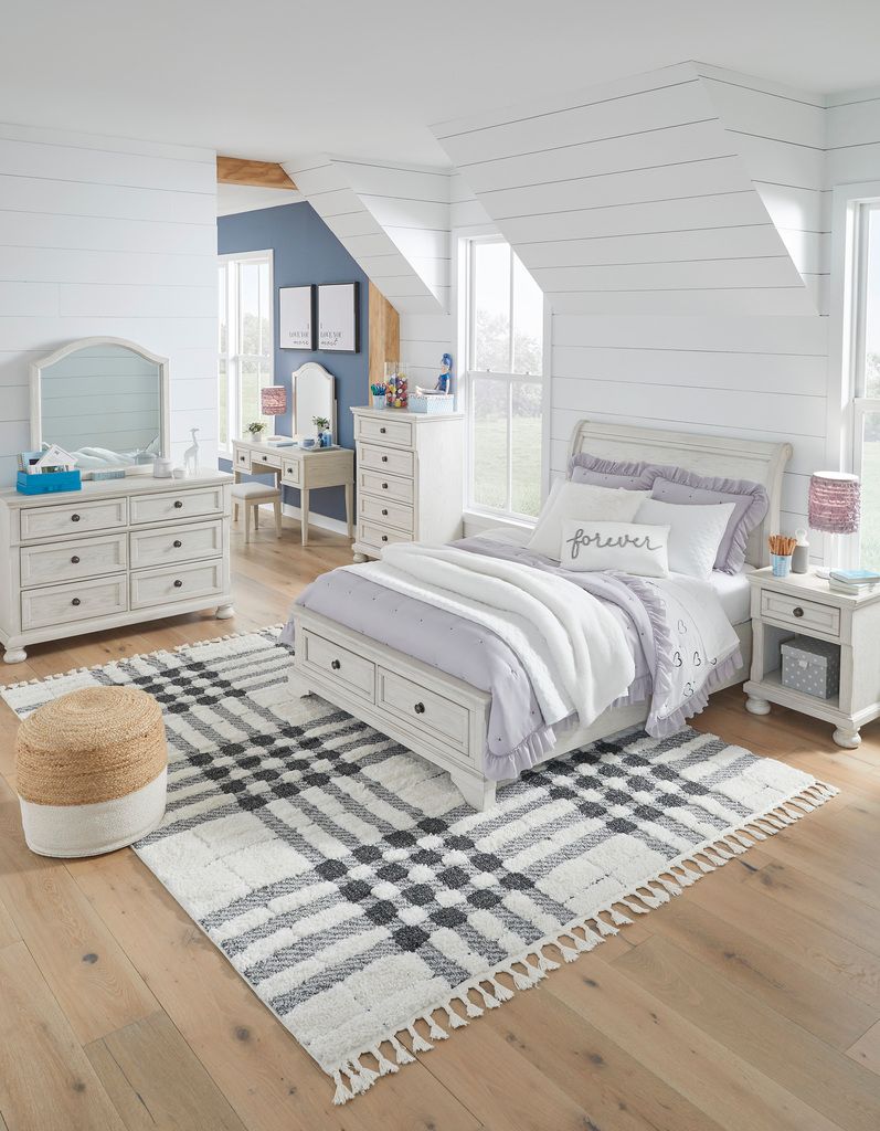 Robbinsdale Antique White Full Sleigh Storage Bed B742B13