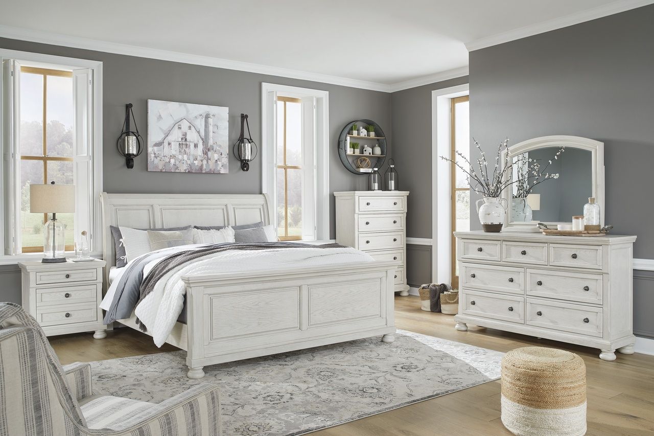 Robbinsdale Queen Sleigh Bed In Antique White B742B23