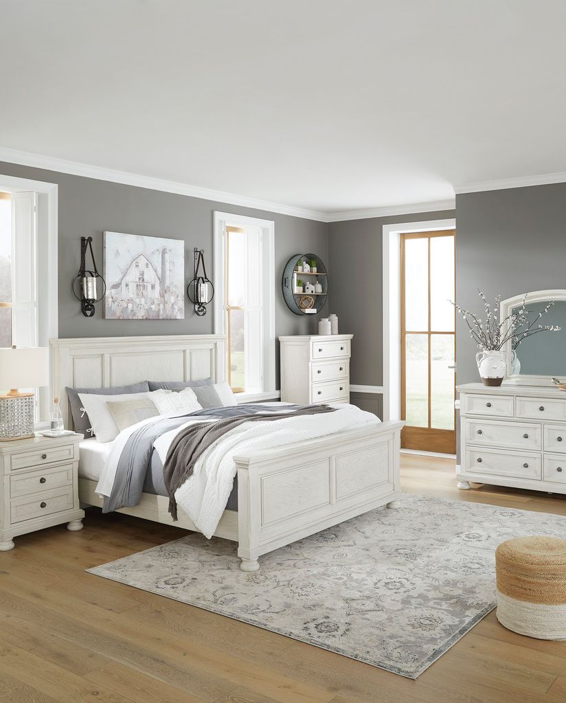 Robbinsdale Antique White King Panel Bed B742B6