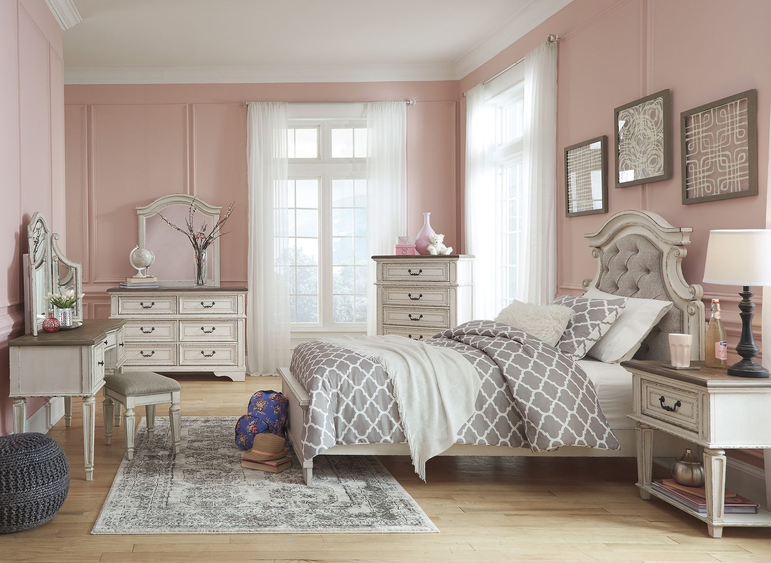 Realyn Two Tone Youth Dresser B74321