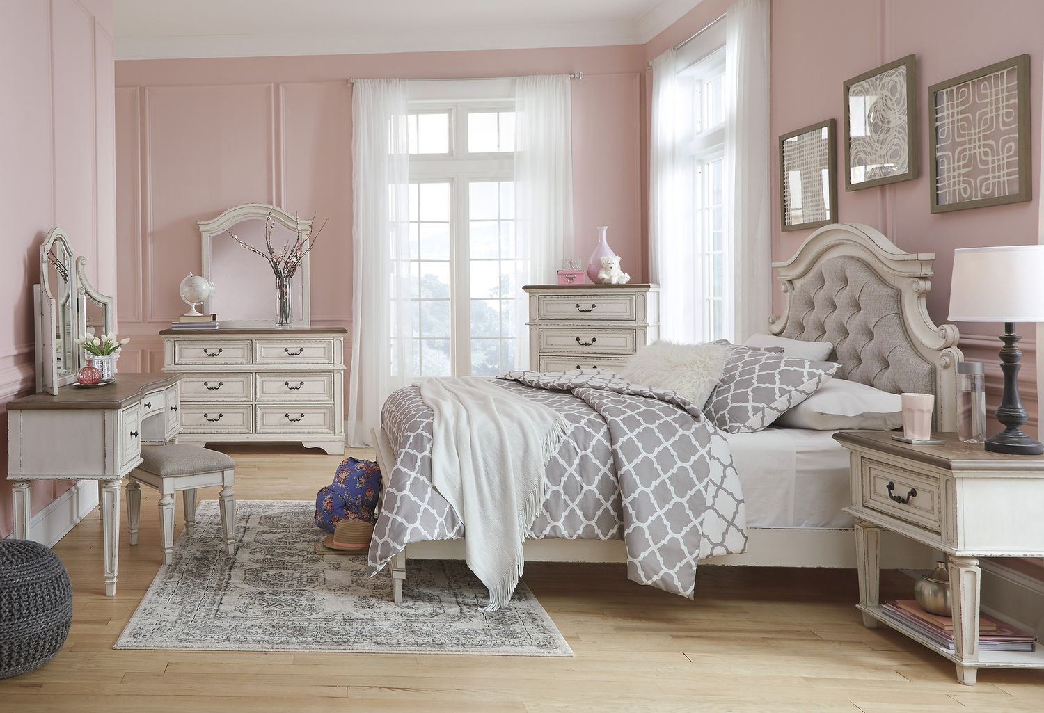 Realyn Two Tone Youth Dresser B74321