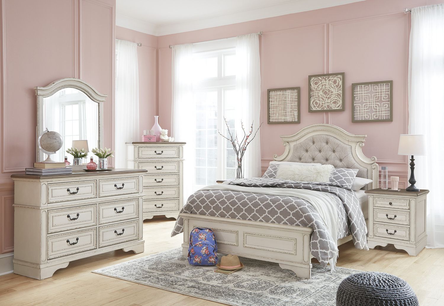 Realyn Two Tone Youth Dresser B74321