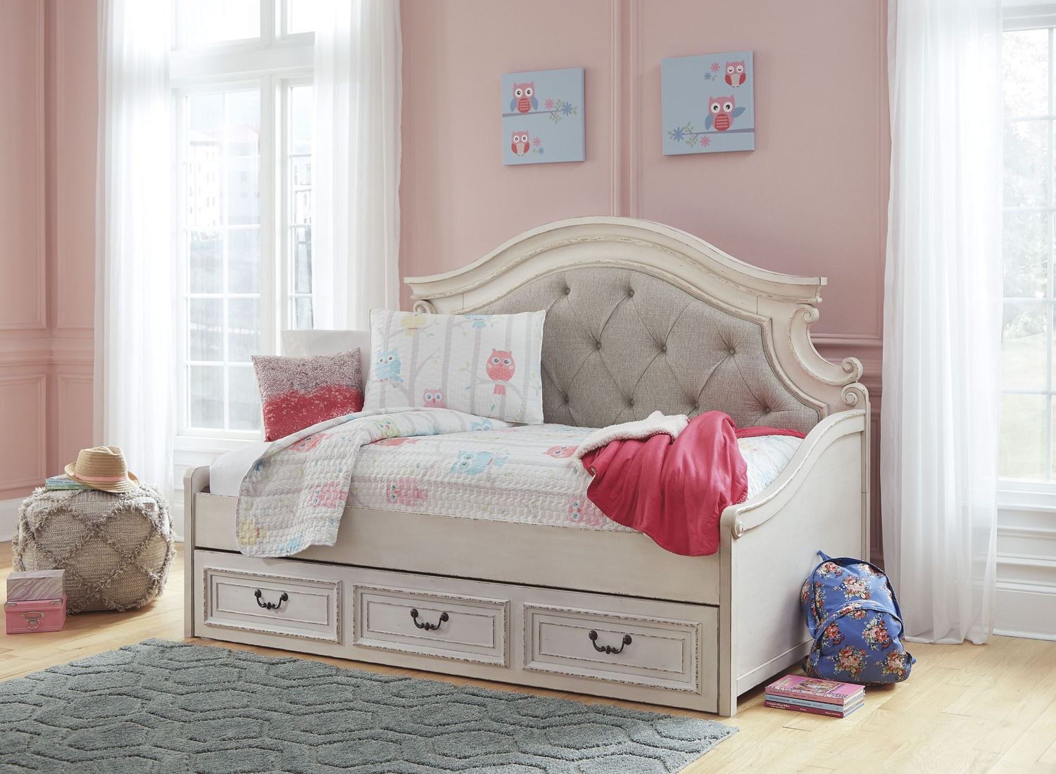Realyn Two Tone Twin Day Bed B74380