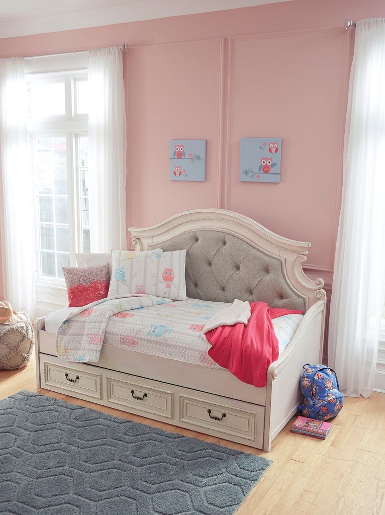 Realyn Two Tone Twin Day Bed B74380