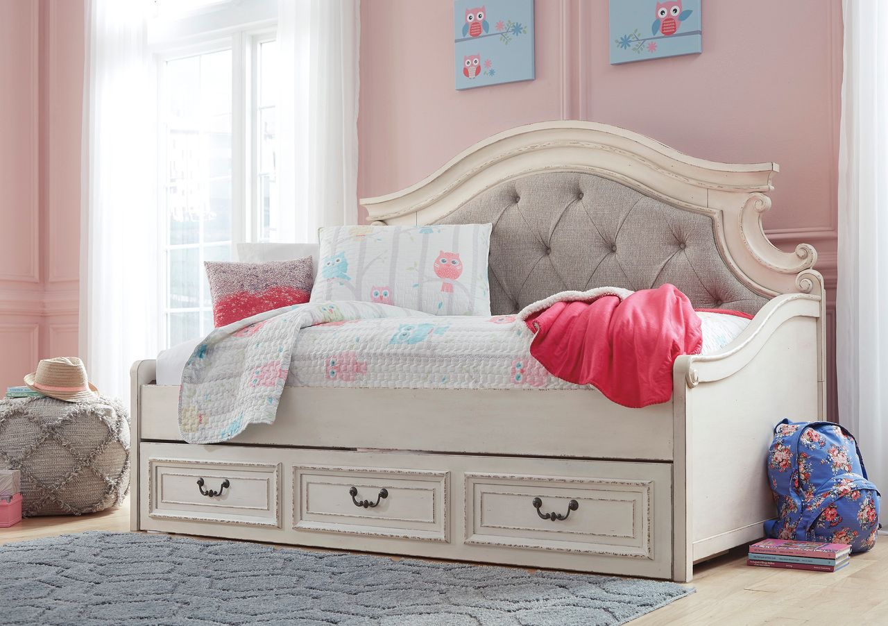 Realyn Two Tone Twin Day Bed B74380