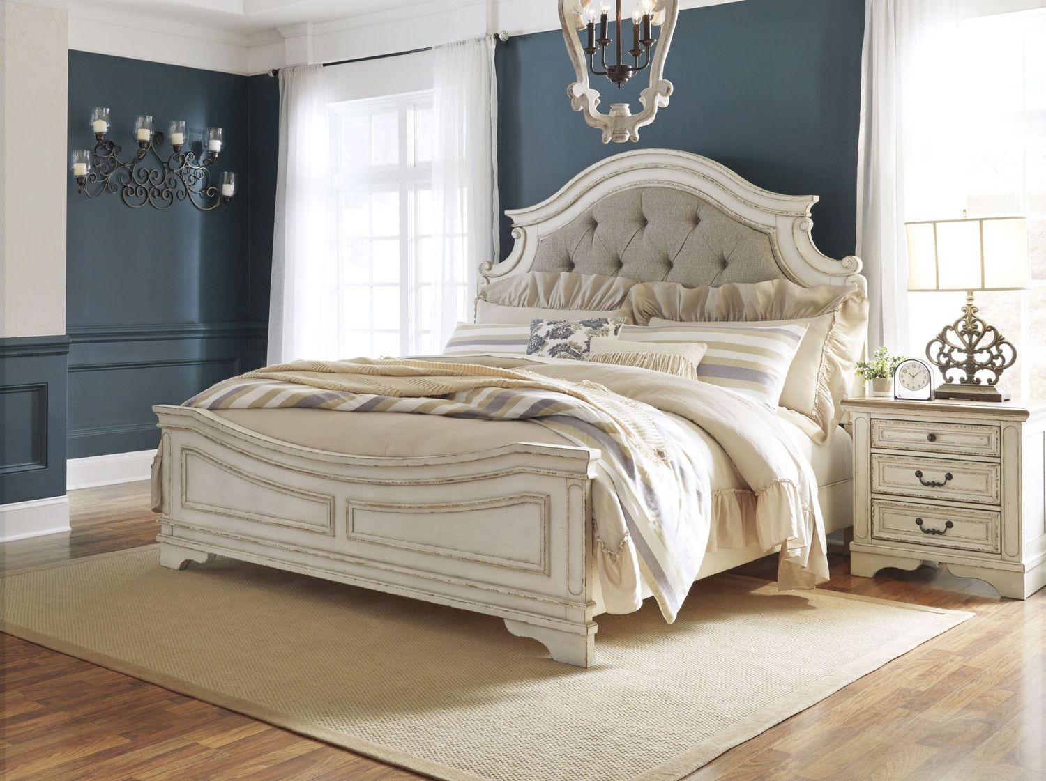 Realyn Two Tone King Upholstered Panel Bed B743B6