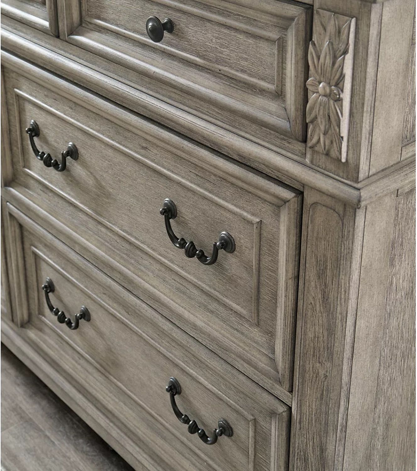 Lodenbay Two-tone Dresser B75131