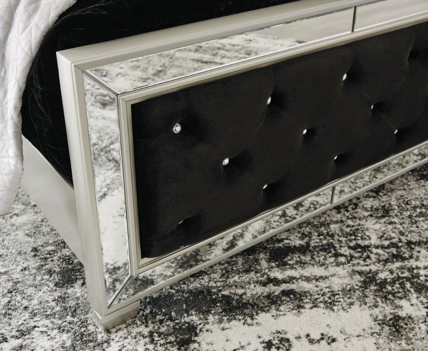 Lindenfield Black and Silver King Upholstered Panel Bed B758B8