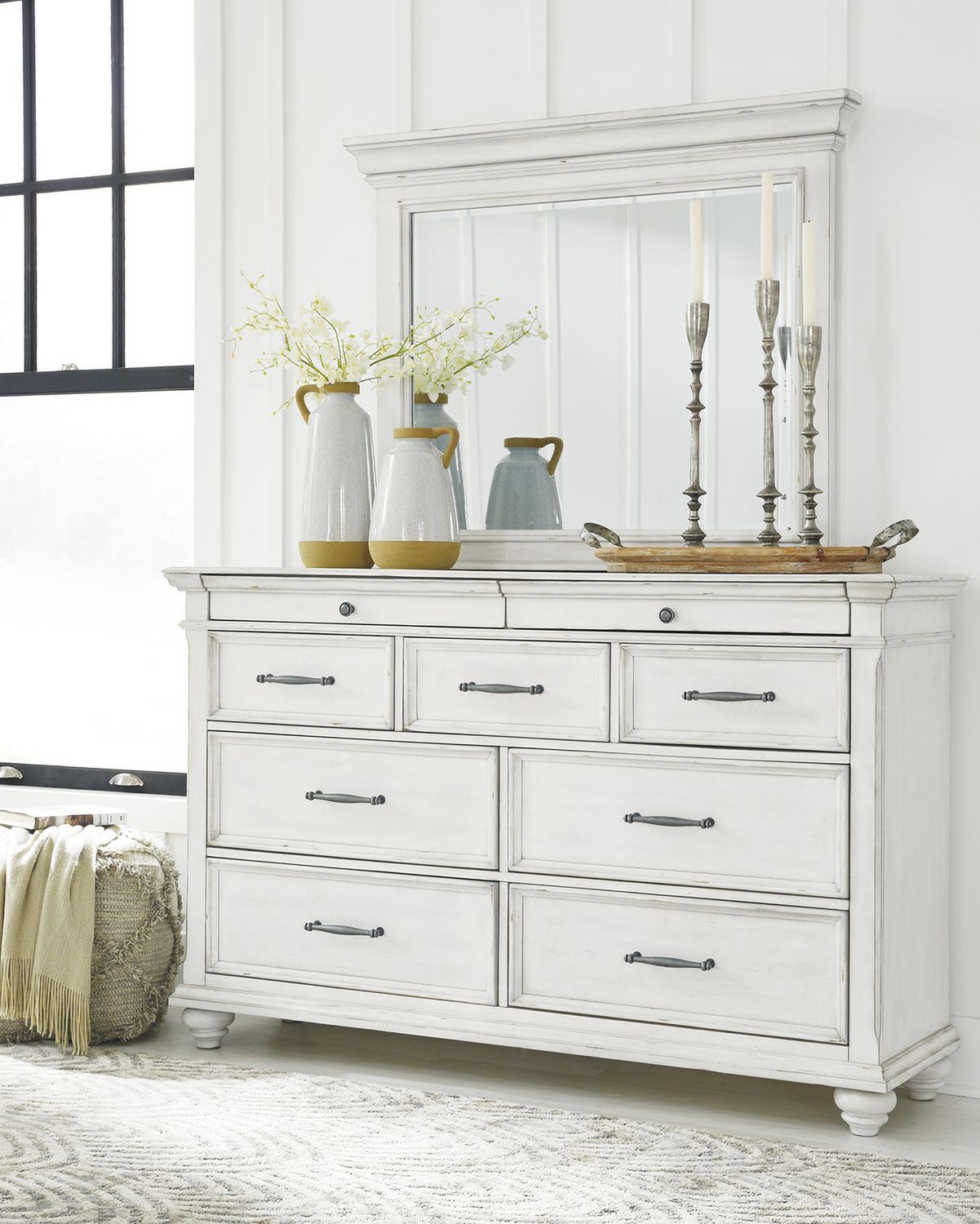 Kanwyn Whitewash Dresser B77731