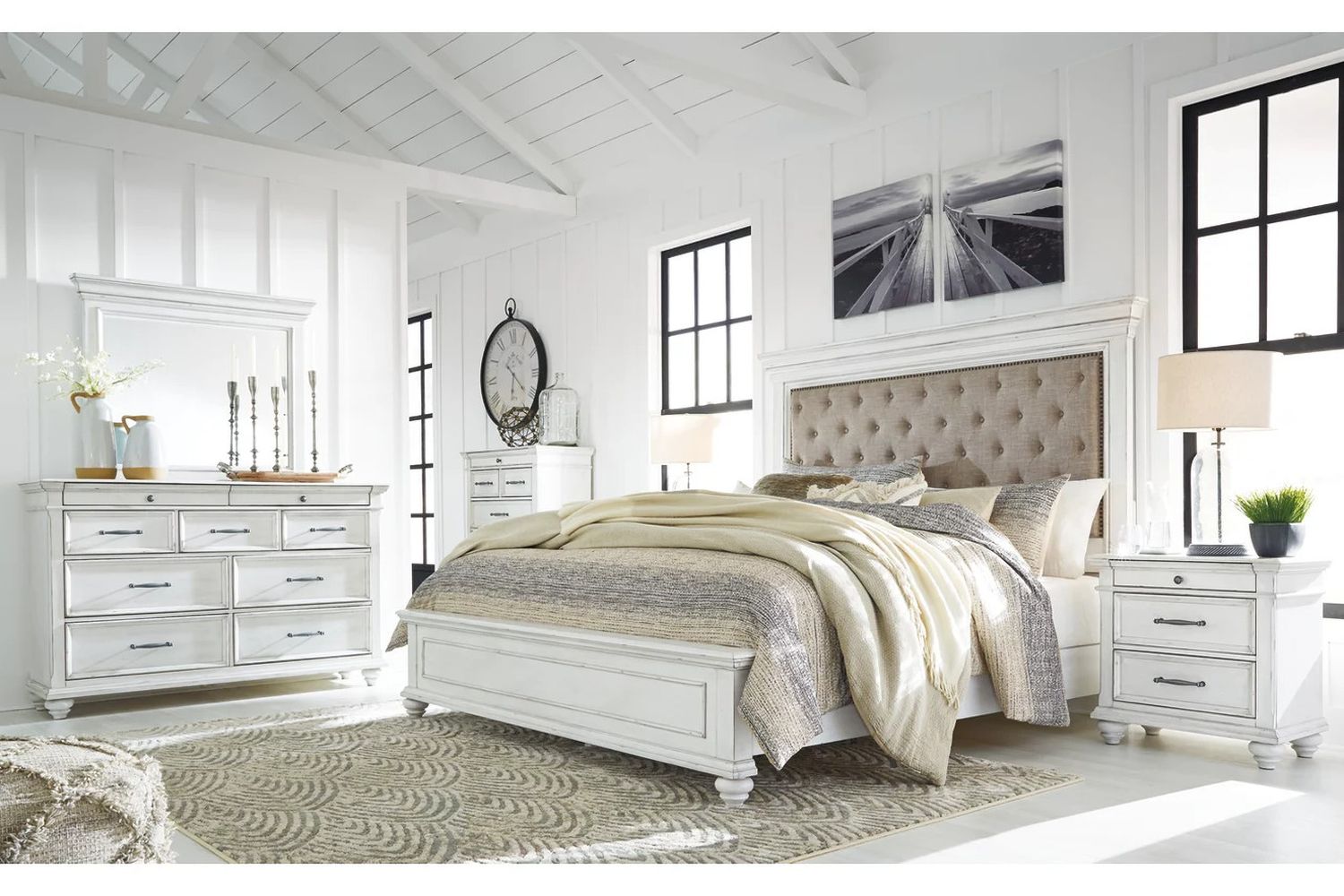 Kanwyn King Panel Bed In White Wash B777B10