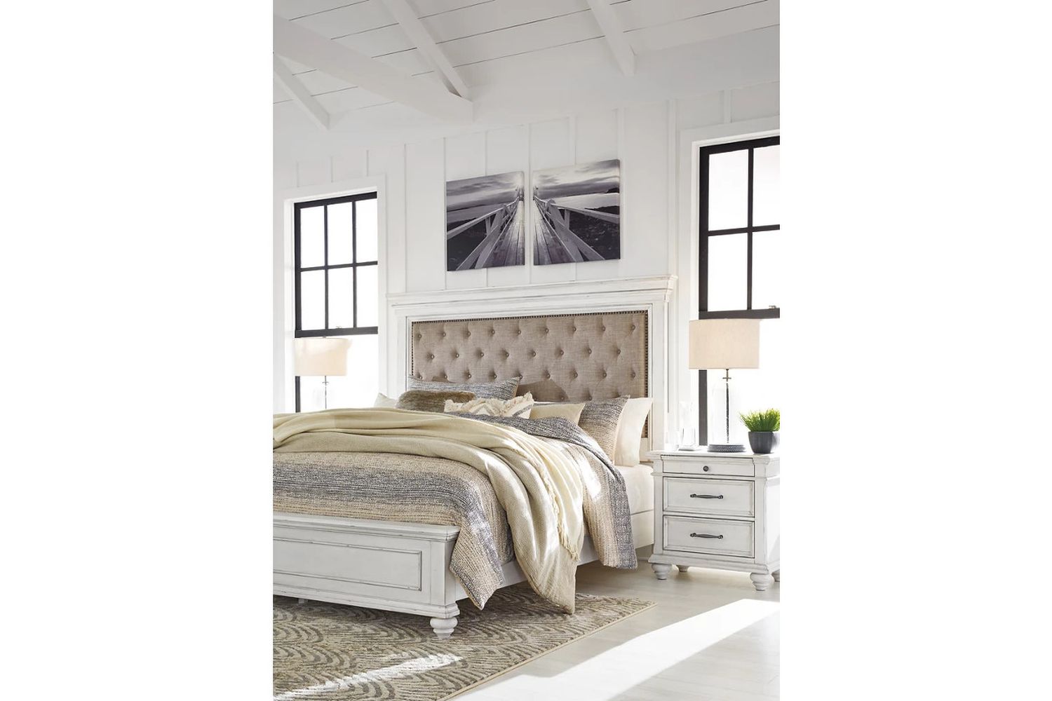 Kanwyn King Panel Bed In White Wash B777B10