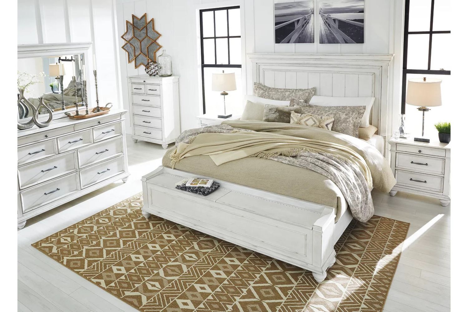 Kanwyn California King Panel Bed with Storage Bench In White Wash B777B12