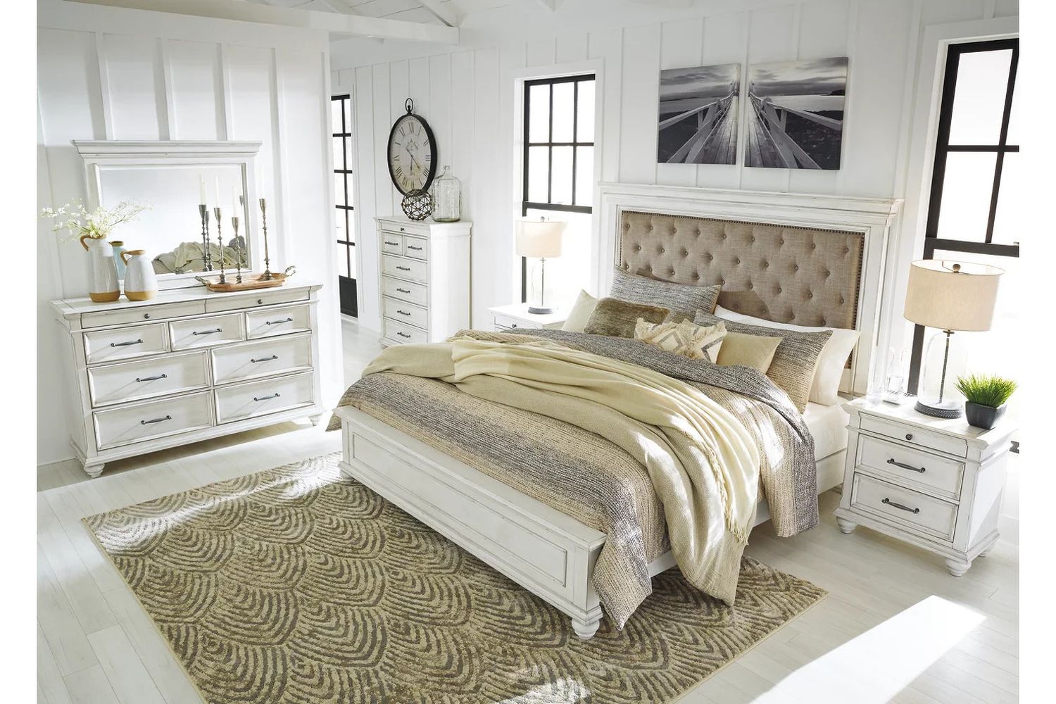 Kanwyn Queen Panel Bed In White Wash B777B4