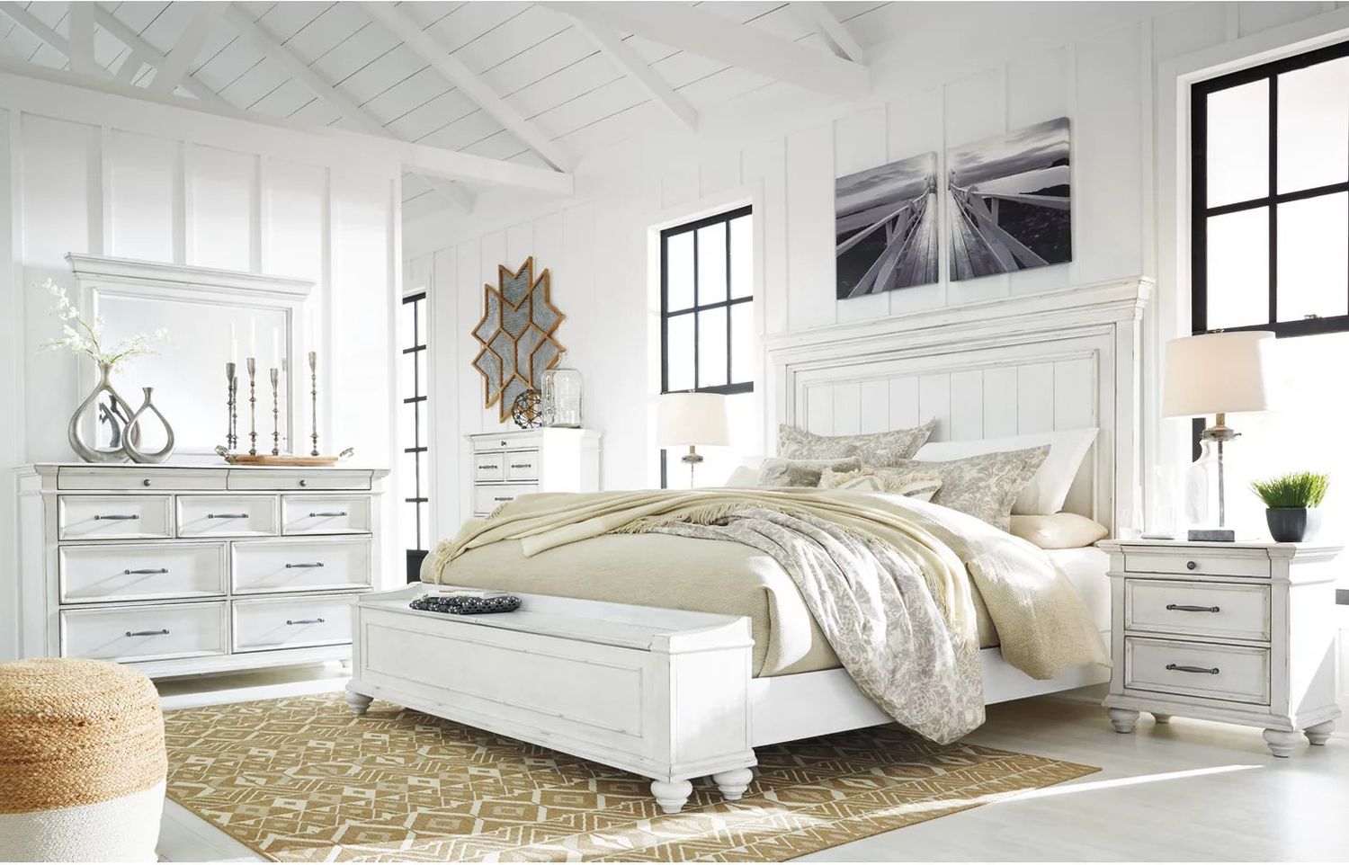 Kanwyn Queen Panel Bed with Storage Bench In White Wash B777B6