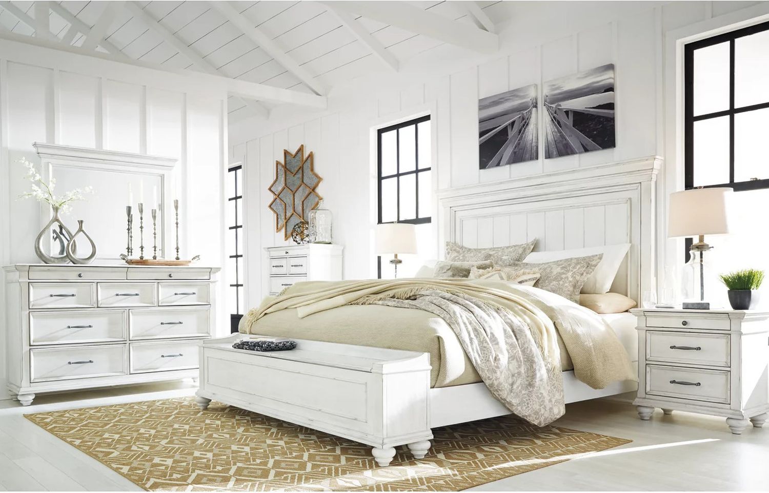 Kanwyn Queen Panel Bed with Storage Bench In White Wash B777B6