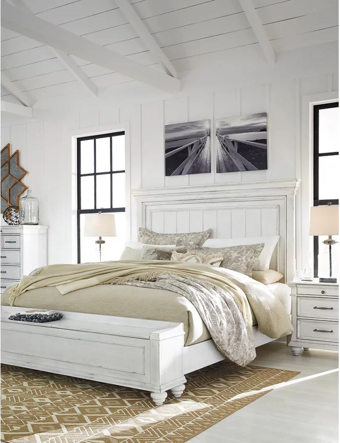 Kanwyn Queen Panel Bed with Storage Bench In White Wash B777B6