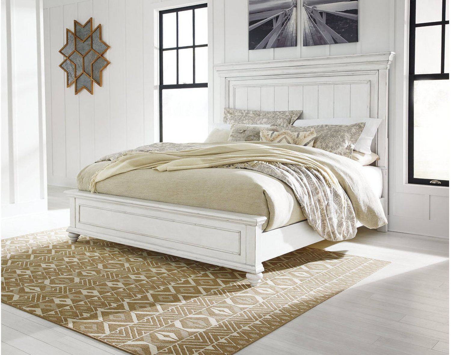 Kanwyn Queen Panel Bed with Storage Bench In White Wash B777B6