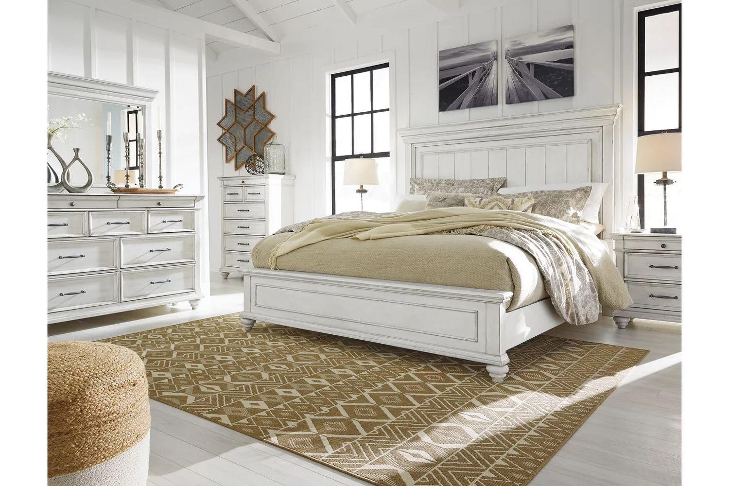 Kanwyn King Panel Bed In White Wash B777B8