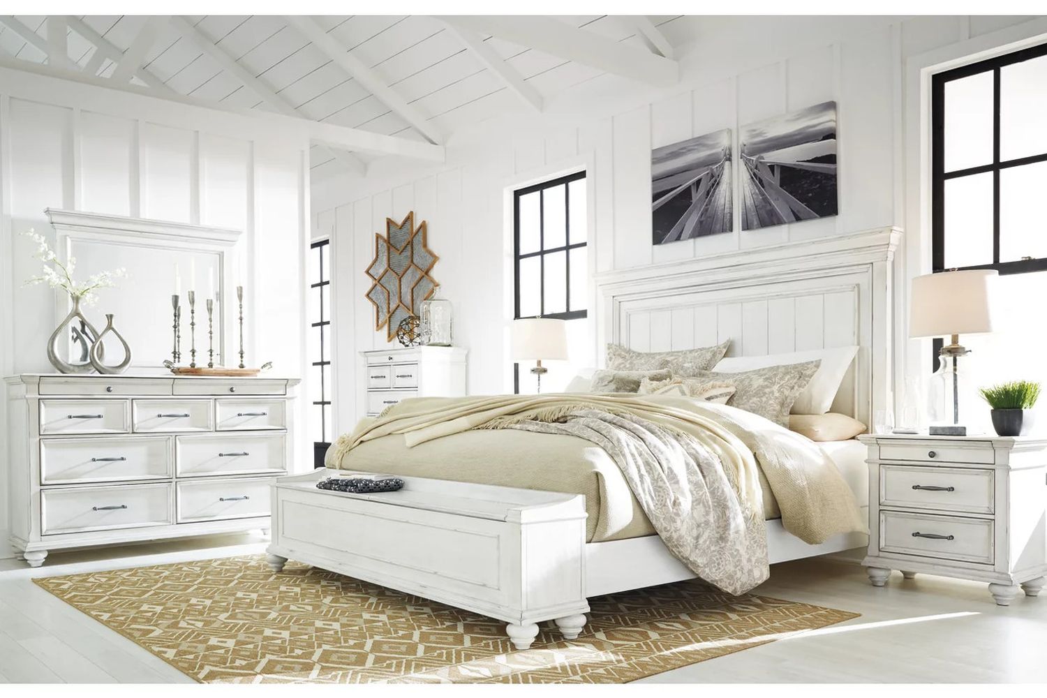 Kanwyn King Panel Bed with Storage Bench In White Wash B777B9