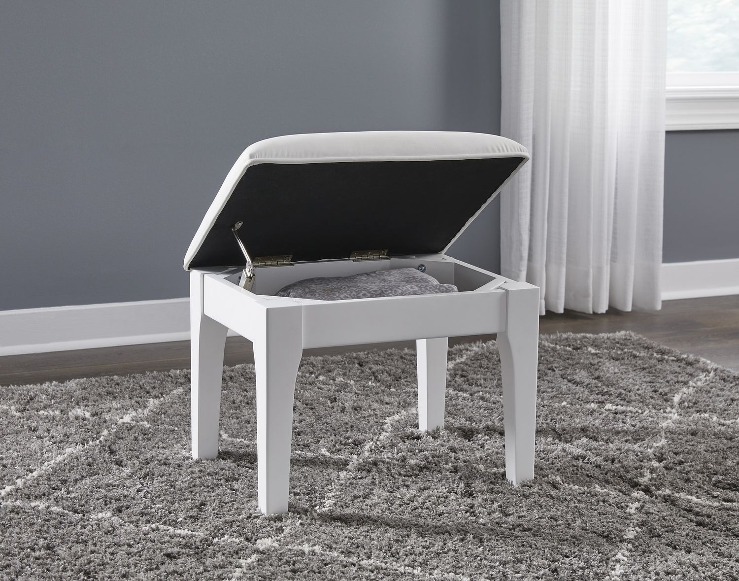 Chalanna Vanity Stool In White B82201