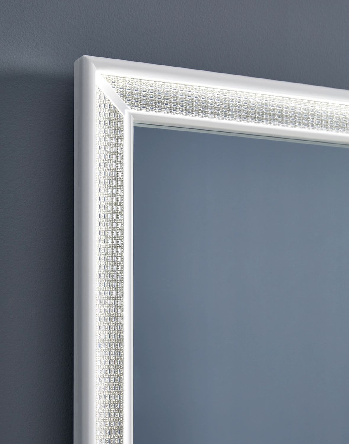Chalanna Vanity Mirror In White B82225