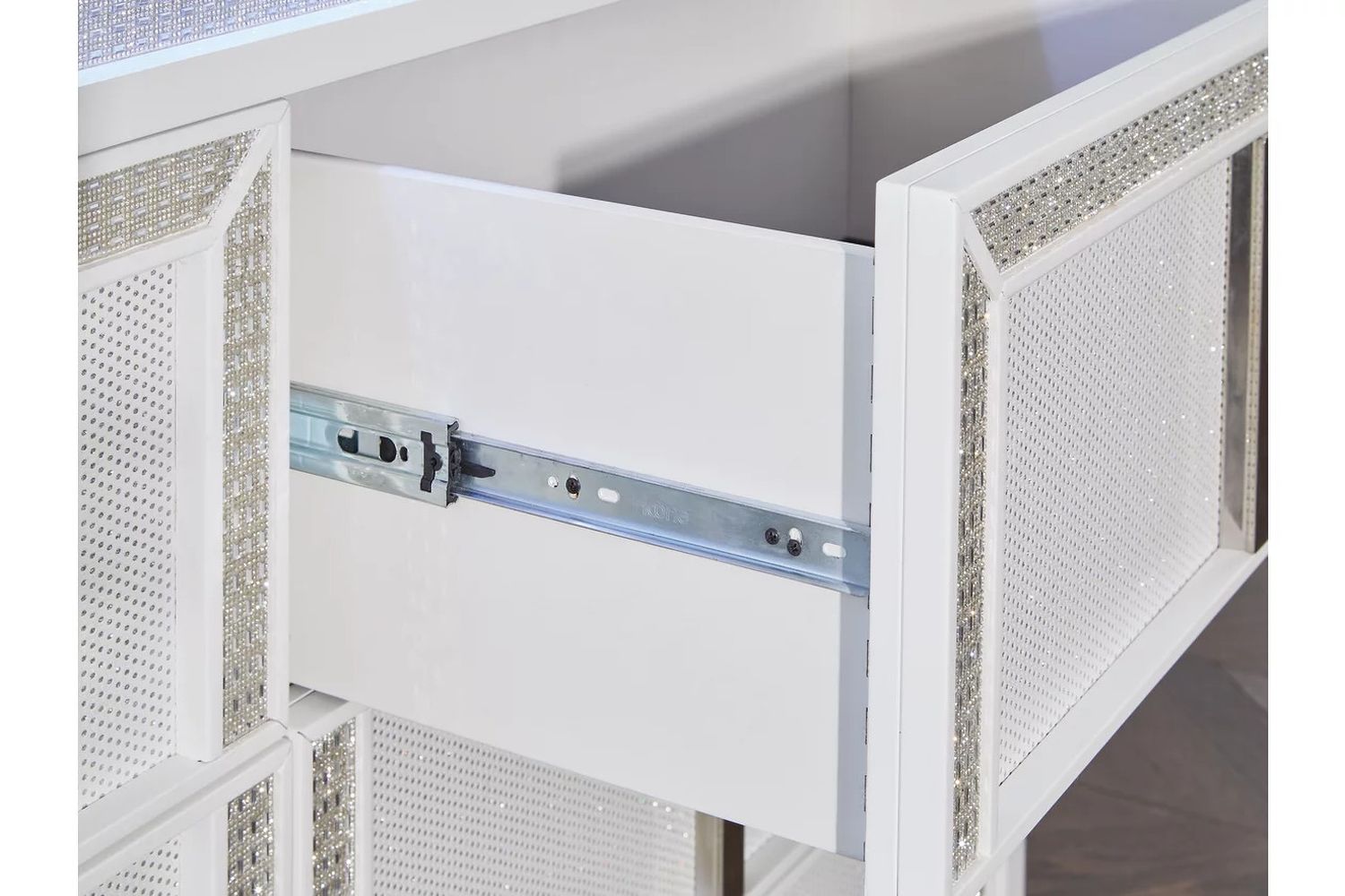 Chalanna Dresser In White B82231