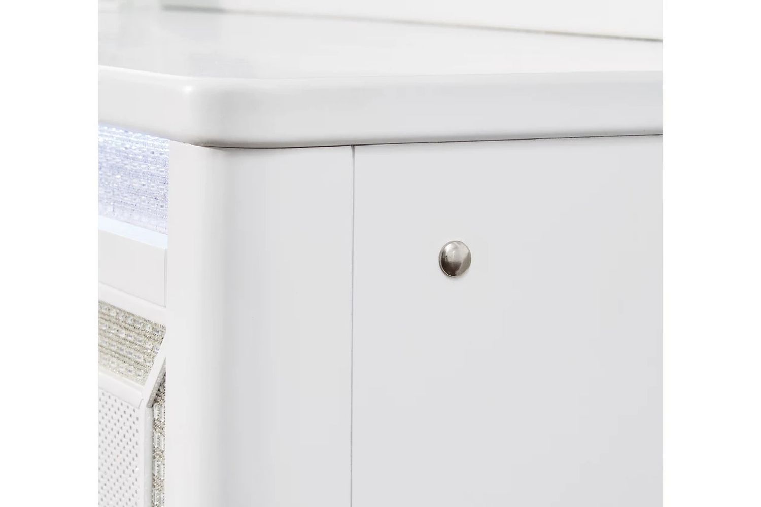 Chalanna Dresser In White B82231