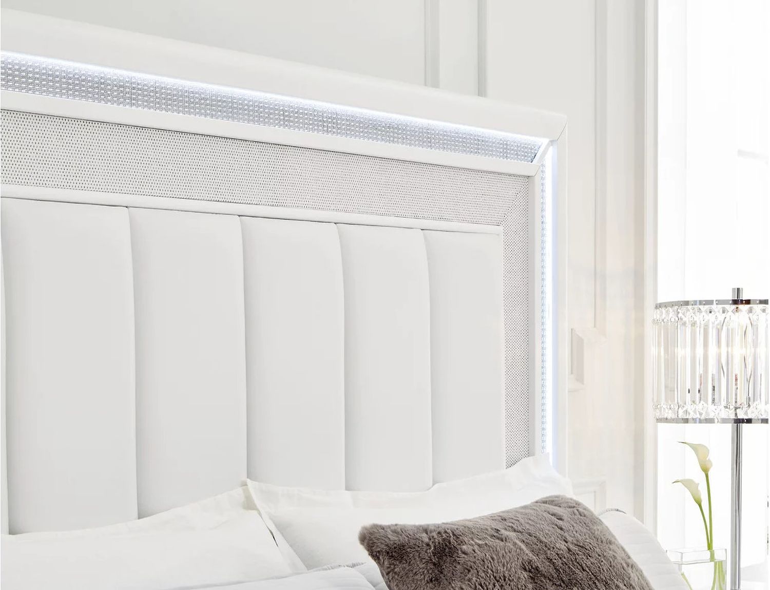 Chalanna King Upholstered Storage Bed In White B822B4