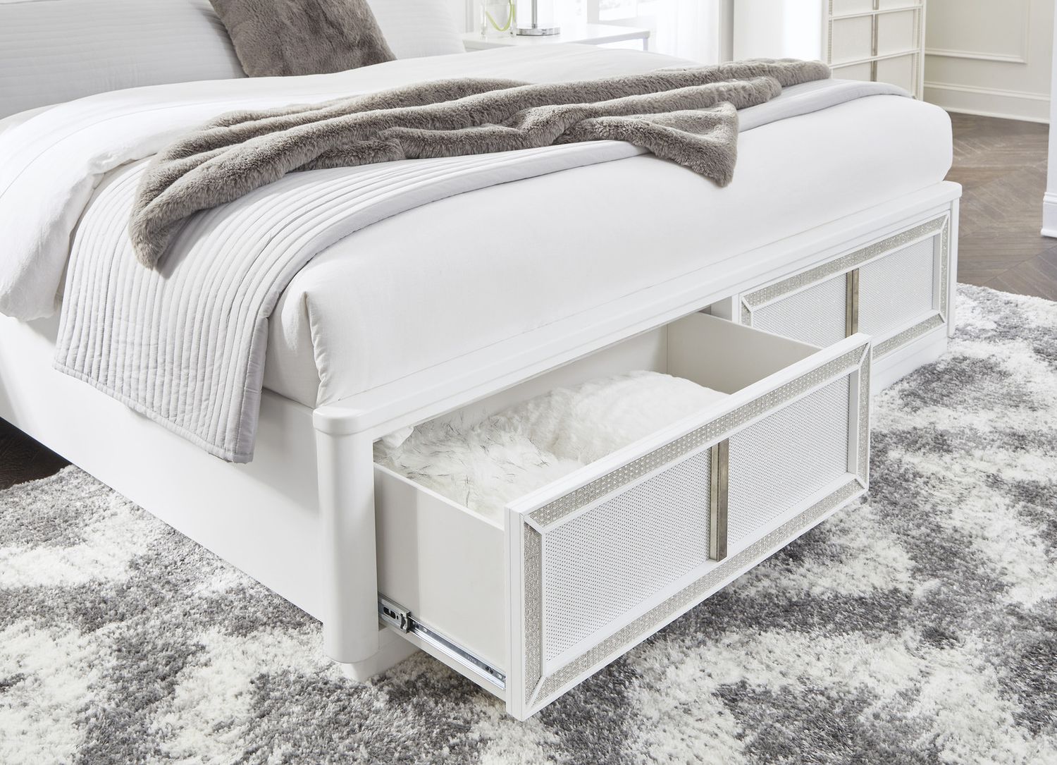 Chalanna King Upholstered Storage Bed In White B822B4