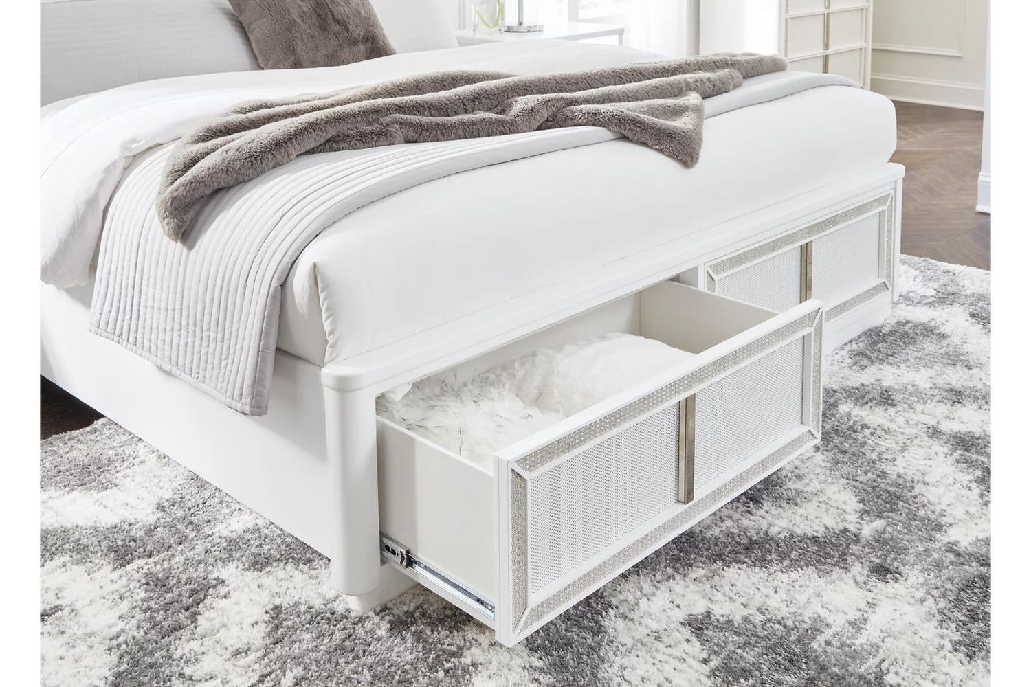 Chalanna California King Upholstered Storage Bed In White B822B5