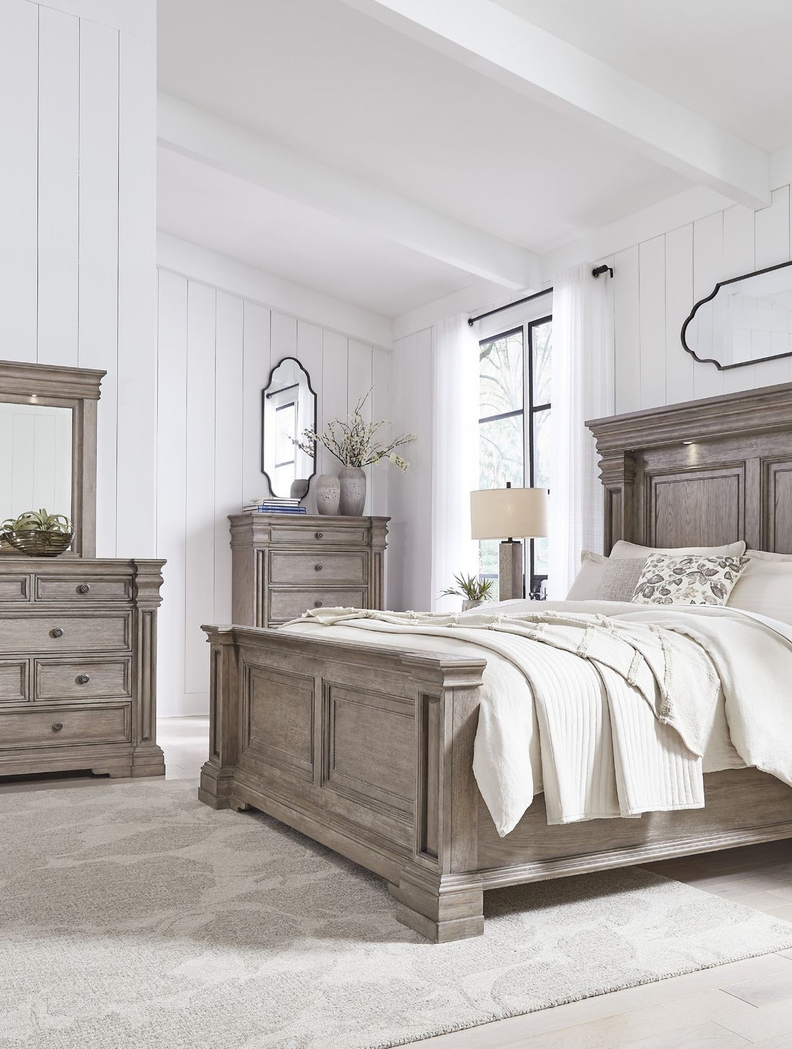 Blairhurst King Panel Bed In Grayish Brown B916B4