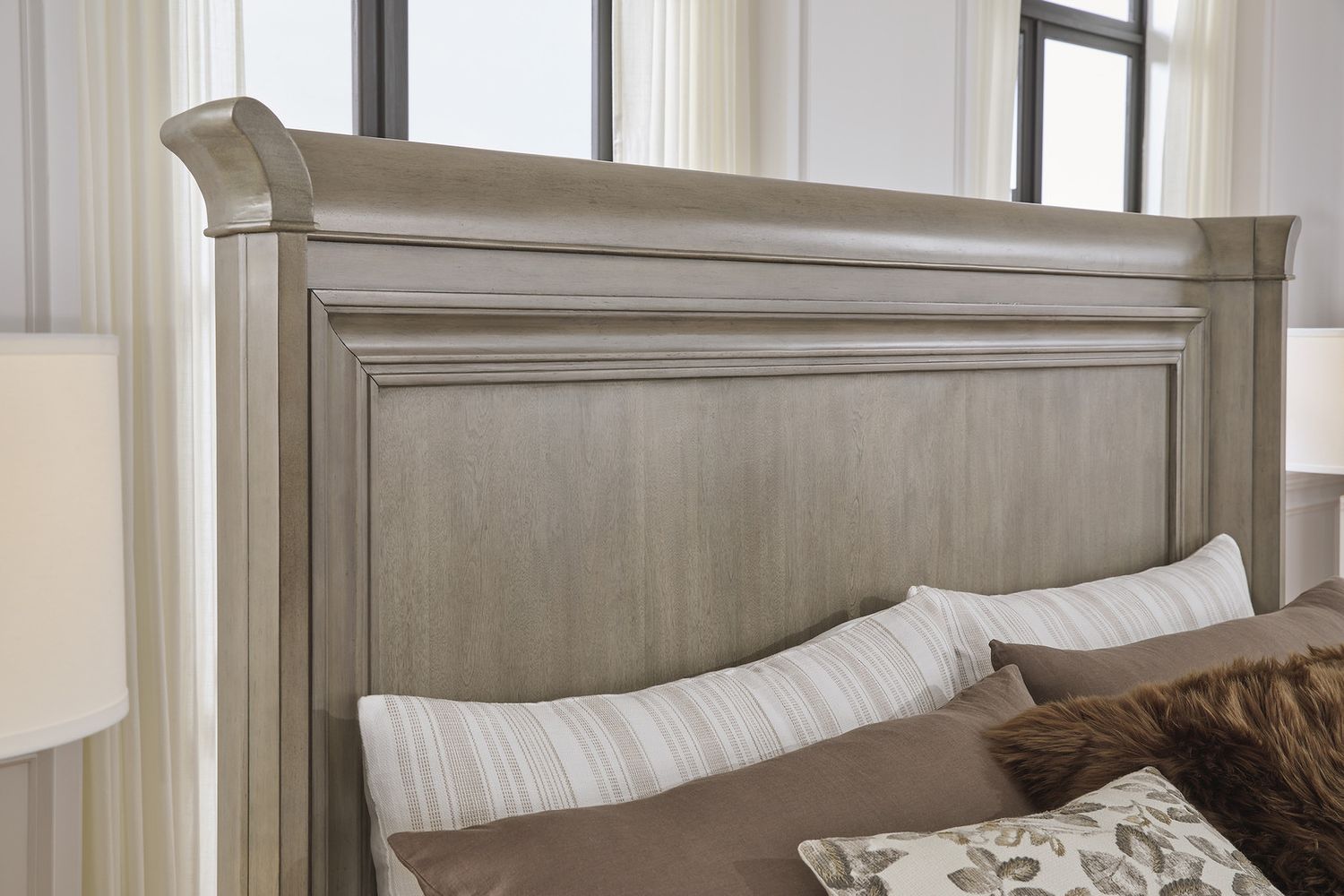 Lexorne California King Sleigh Bed In Gray B924B5