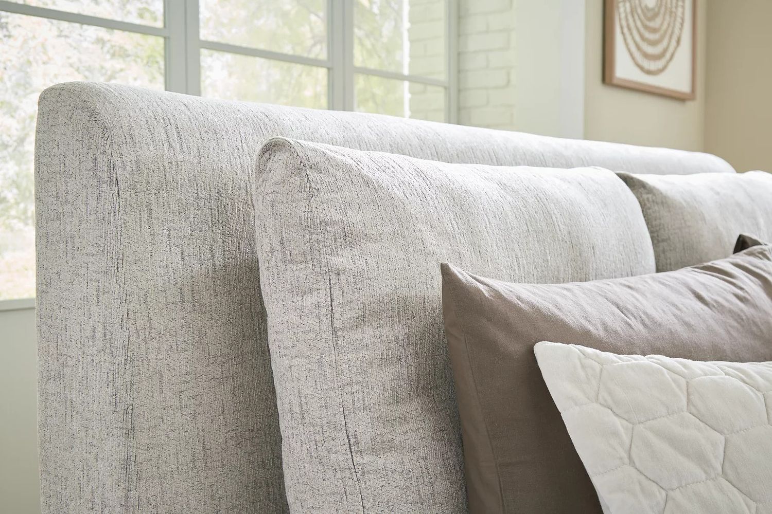 Cabalynn Queen Upholstered Bed In Light Brown B974B2