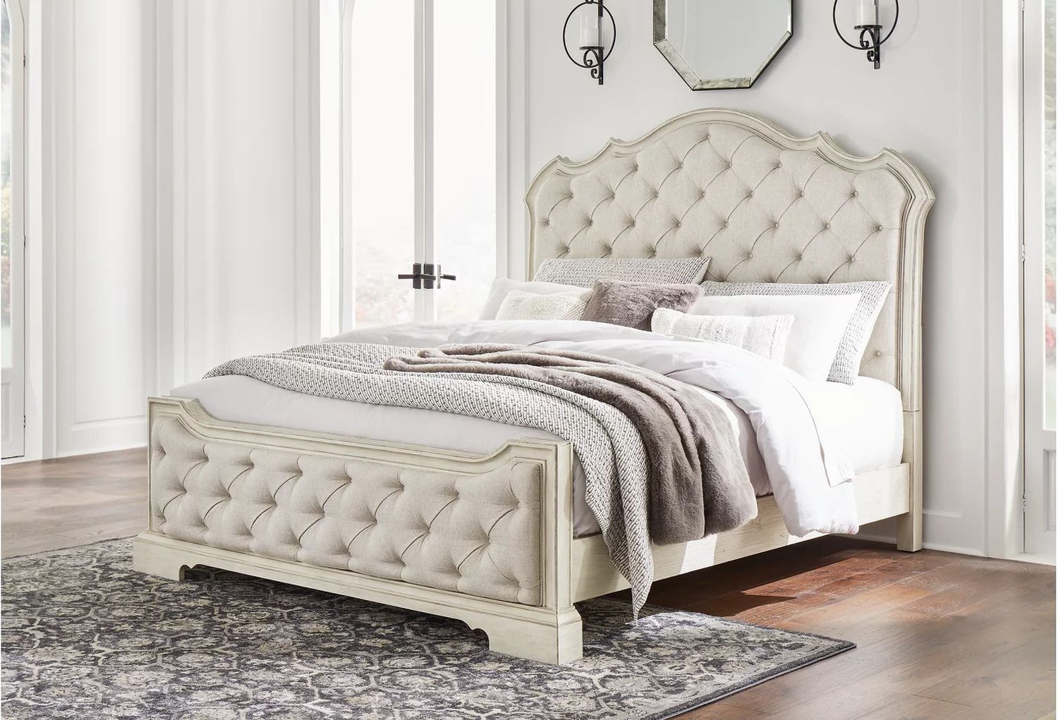 Arlendyne King Upholstered Bed In Antique White B980B4