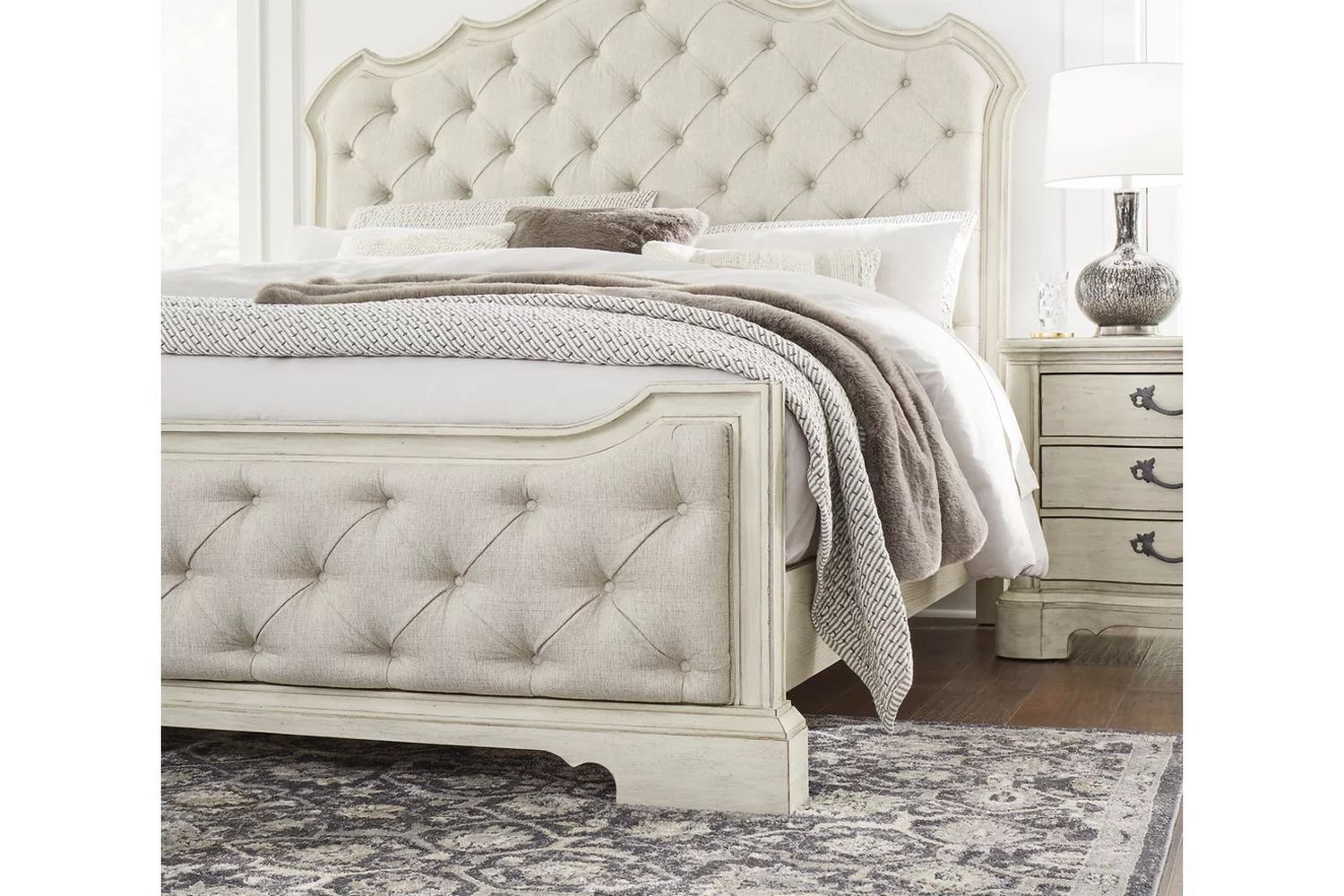 Arlendyne California King Upholstered Bed In Antique White B980B5