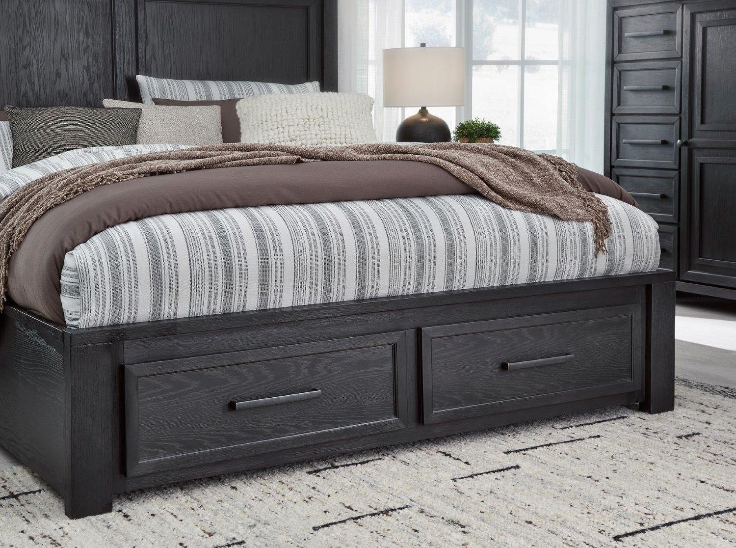 Foyland Black And Brown King Panel Storage Bed B989B4