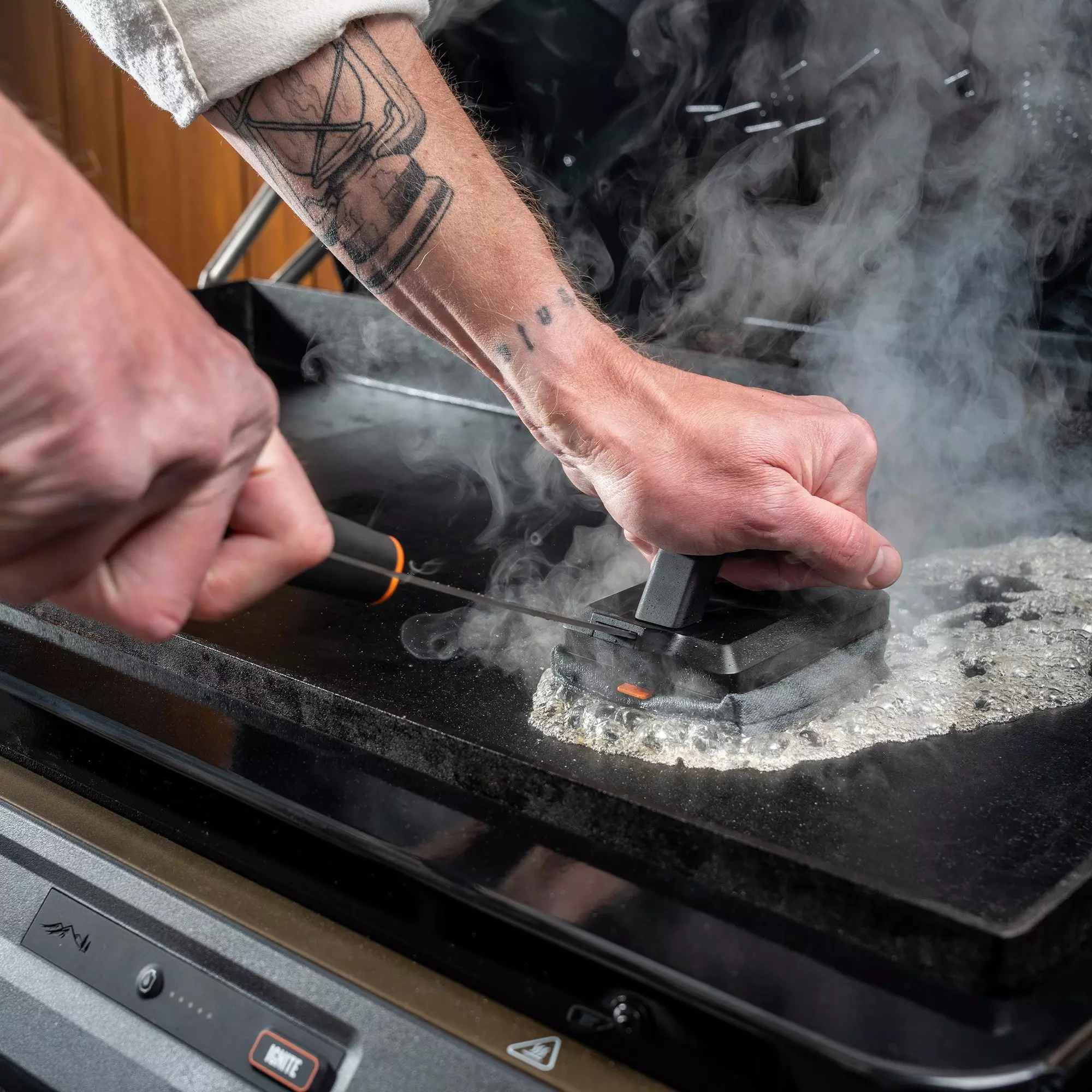 BBQ Steam n' Clean Brush BAC881