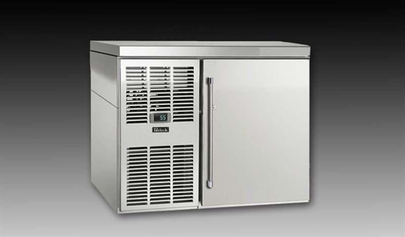 Perlick Self-Contained Back Bar Refrigerators are expertly crafted to deliver the quality you’ve come to expect from Perlick. Low Profile 29" total height, designed for areas where space cons