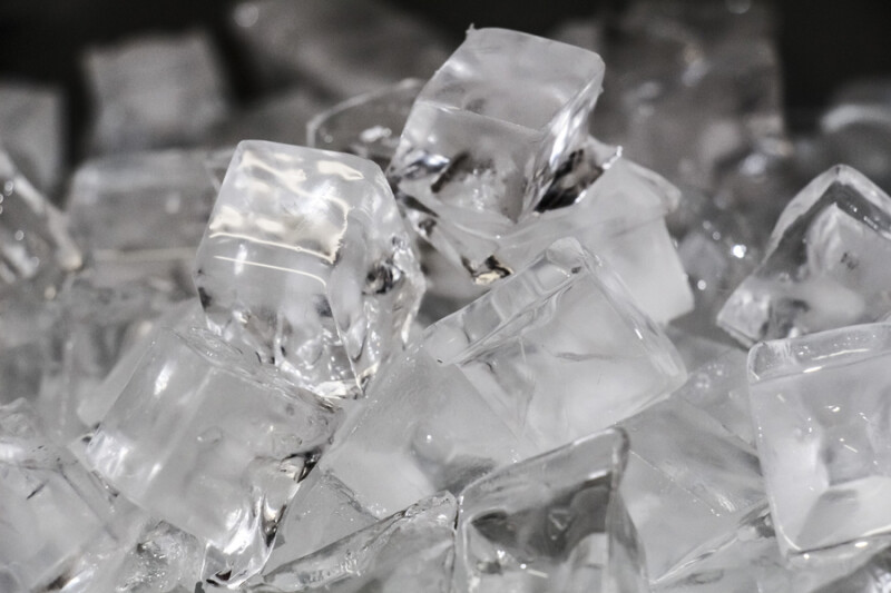 120 lb. Commercial Ice Machine BIM125