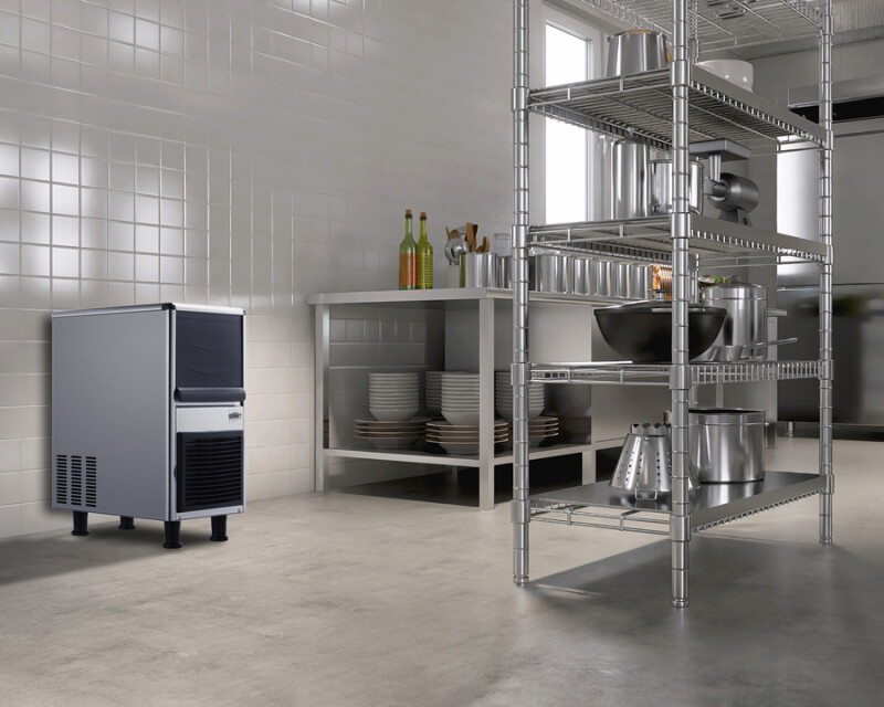 55 lb. Commercial Bullet Ice Machine BIM55BU