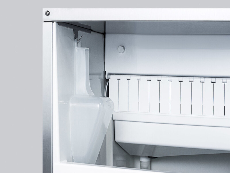 47 lb. Clear Outdoor/Indoor Icemaker (Panel Not Included) BIM68OSPUMPIF