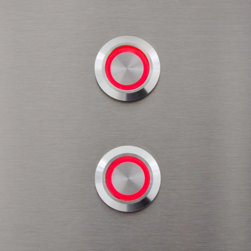 32-Inch 4-Burner LTE Gas Grill with Rear Burner and Built-in Lighting System BLZ4LTE2NG