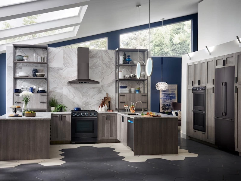 21 cu ft. Capacity 3-Door French Door 36" Built-In Chef Collection Refrigerator BRF365200AP