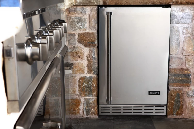 24" Outdoor Refrigerator C1BIR24R