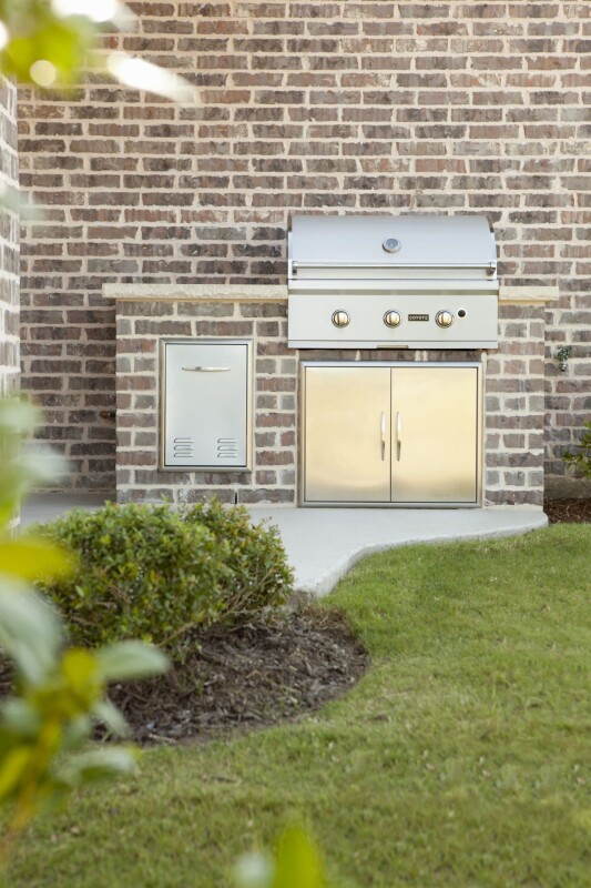 Older/archived Model: 34″ C-series Grill C1C34