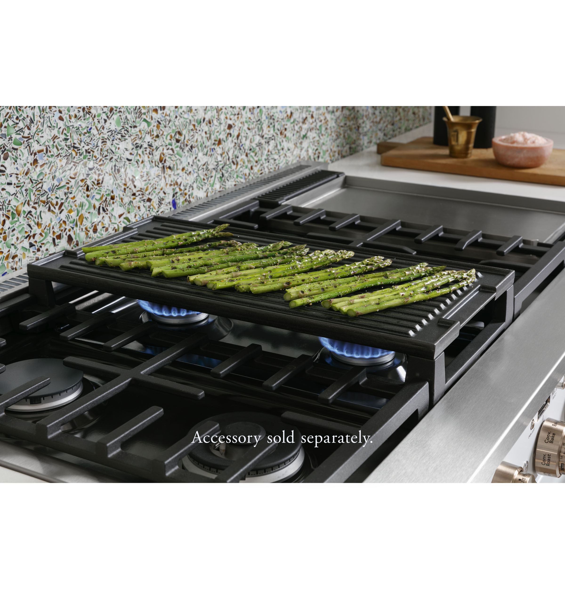 CAFÉ™ 36" Smart Dual-Fuel Commercial-Style Range with 6 Burners (Natural Gas) view 17